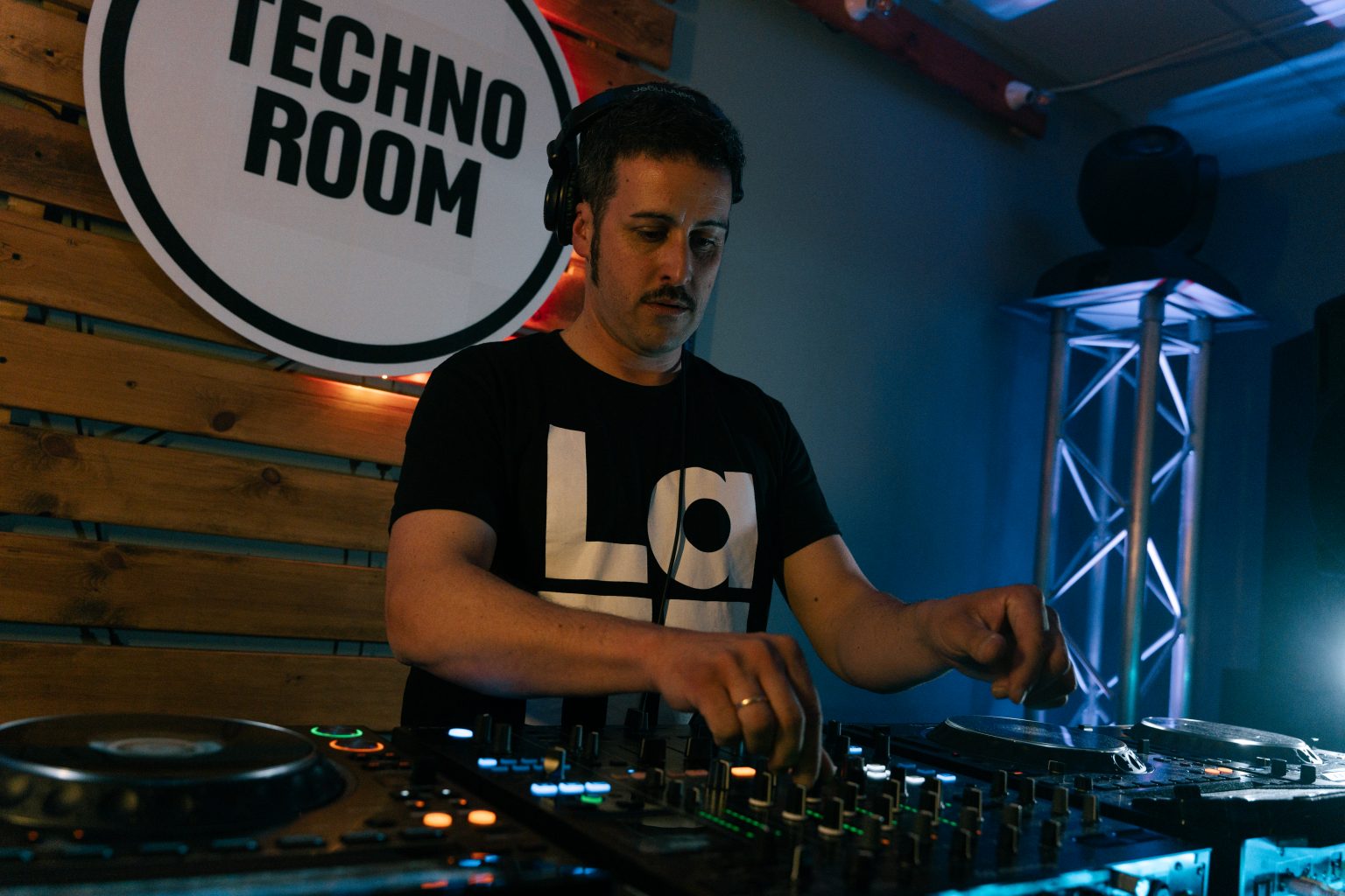 TEAM – TECHNO ROOM