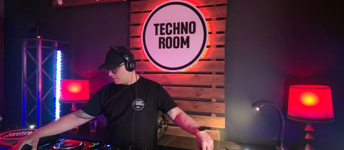 LOOP YUDEGO EN TECHNO ROOM RADIO