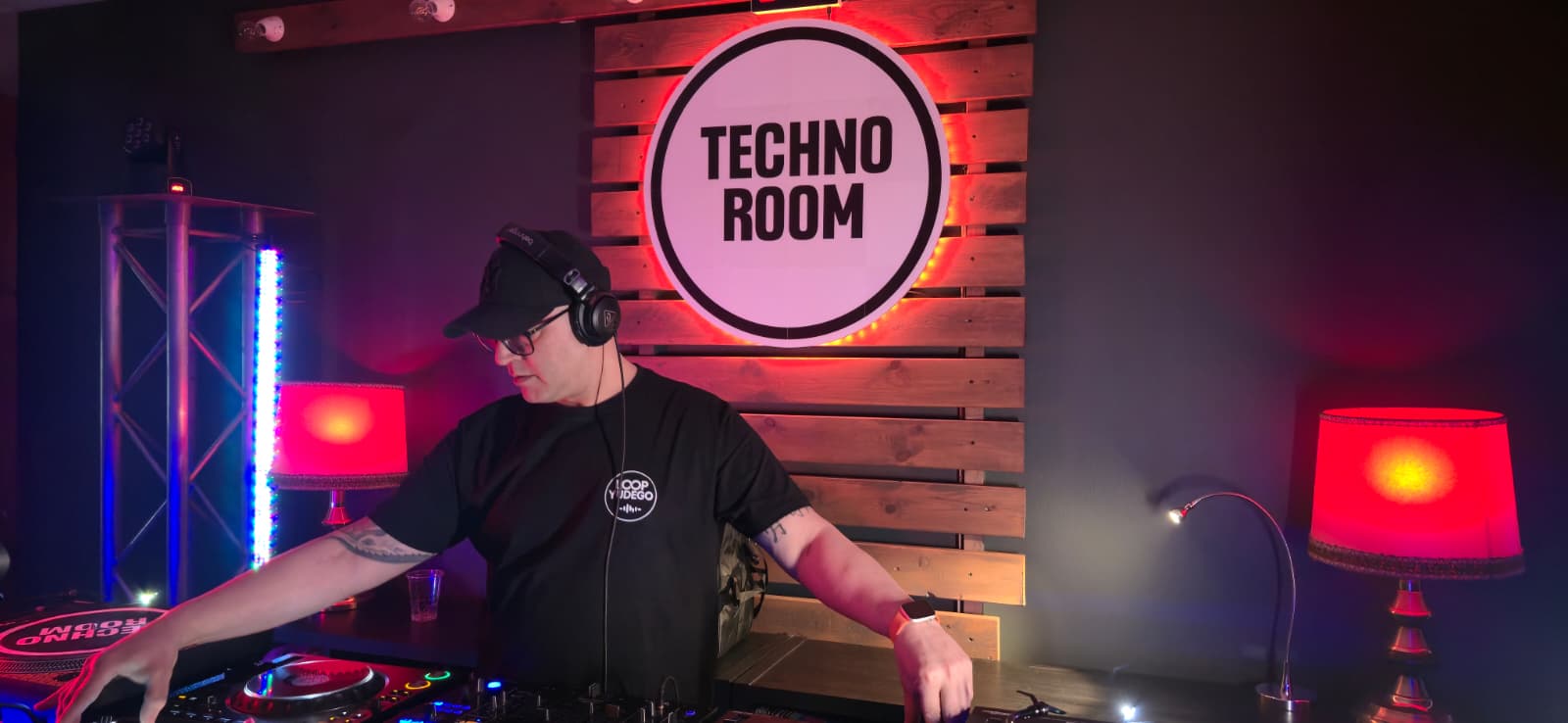 LOOP YUDEGO EN TECHNO ROOM RADIO